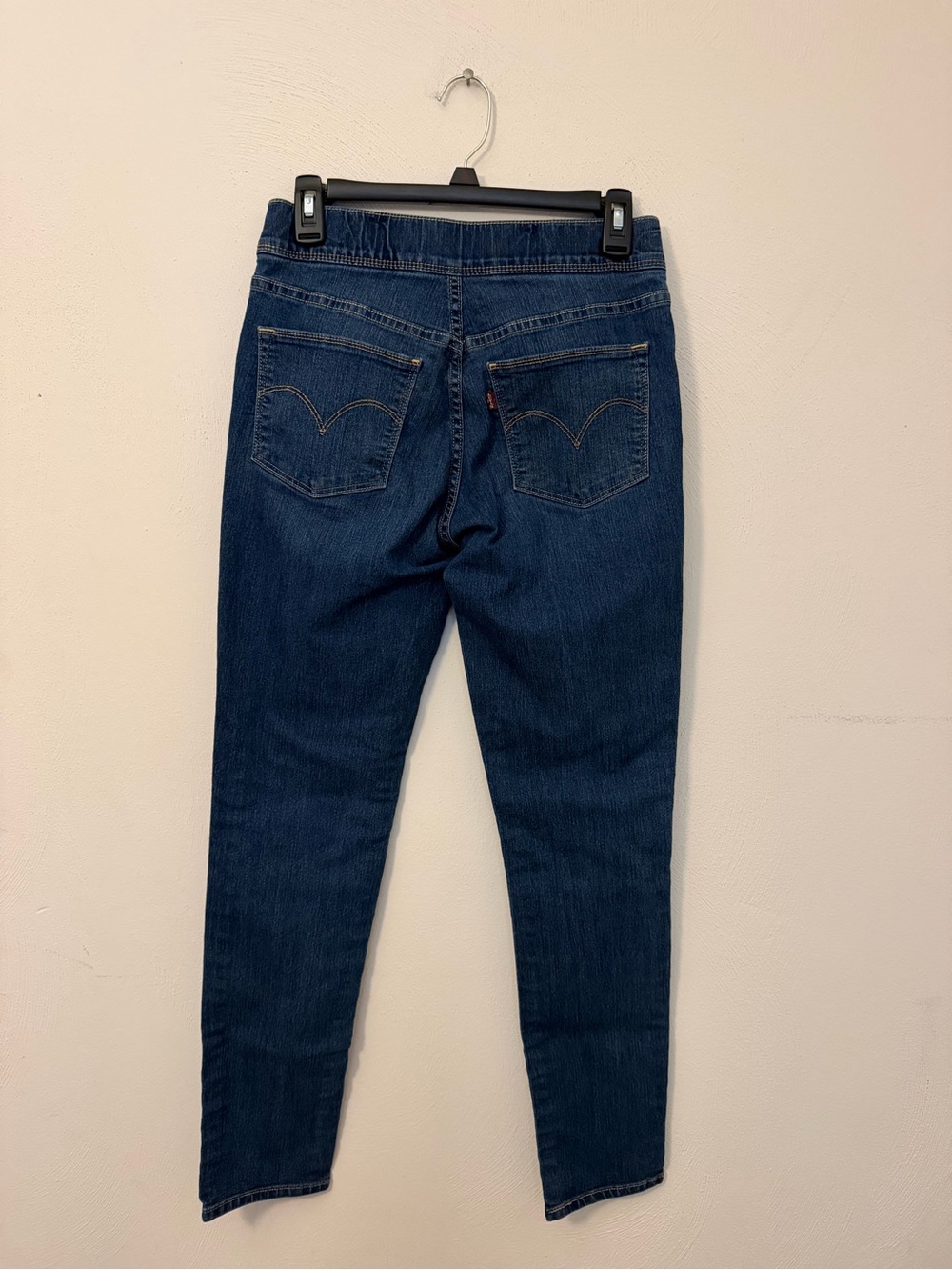 129 - Levi's Women's High-Rise Dark Blue Denim Jeans - Picture 2 of 3
